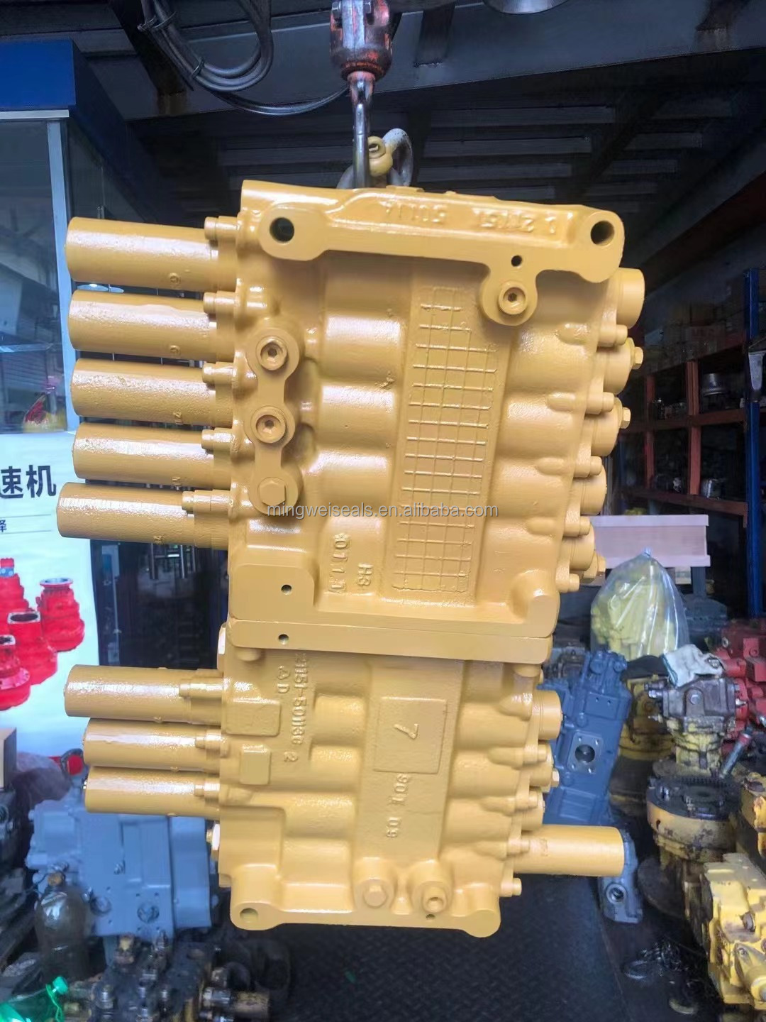 1741154891 764 Original rebuilt Excavator control valve 096 4489 099 1107 control valve E200B