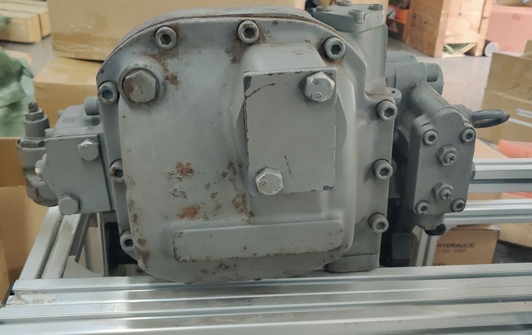 1742184110 430 Construction works HPV125 hydraulic pump HPV125 main pump