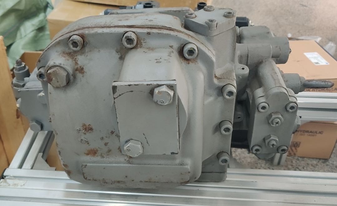 1742184110 883 Construction works HPV125 hydraulic pump HPV125 main pump