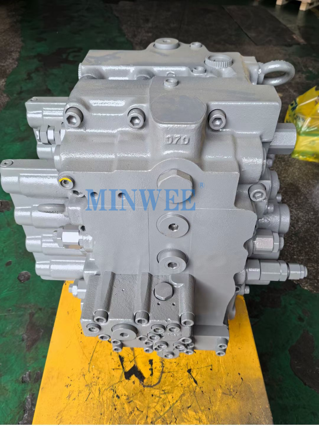 1742253005 333 MINWEE ZX490 5A ZX690 5A ZX890 5A For Hitachi Excavator Distributing valve YA00037264